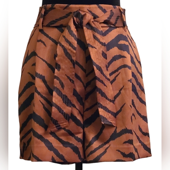 White House Black Market Pants - White house black market size 10 copper/black shorts